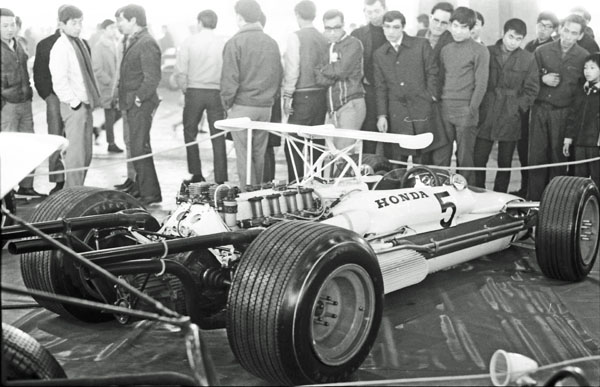 HONDA F1 1964～1968 　 出版社 二玄社 Amazon.co.jp: HONDA F1 1964～1968 中村良夫 二玄社 ホンダ
